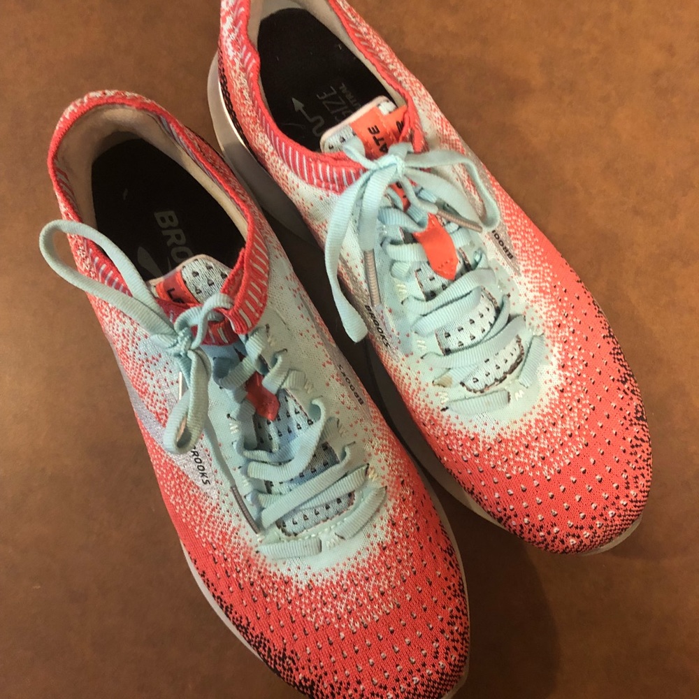 Brooks levitate 2 running shoes size 8